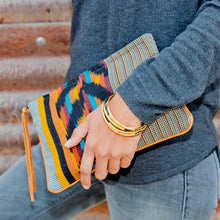 Load image into Gallery viewer, Handwoven clutch